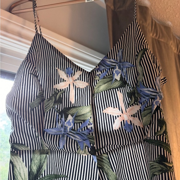 Capri romper with slits on side - Picture 5 of 8